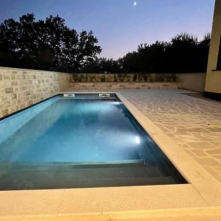 Ferienwohnung Mit Beheiztem Pool, 60 M Vom Strand Maslenica Eksteriør bilde